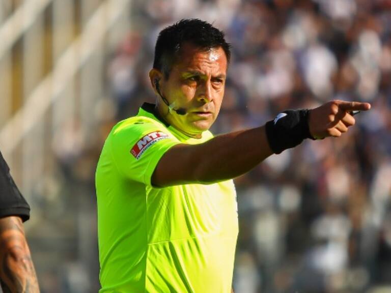 Un chileno en el segundo partido del Mundial: Julio Bascuñán estará en duelo entre Inglaterra e Irán