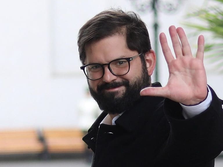 Presidente Boric realizó su primer saludo navideño como jefe de Estado y puso énfasis en familias afectadas por incendio en Viña del Mar: «No los vamos a dejar solos»