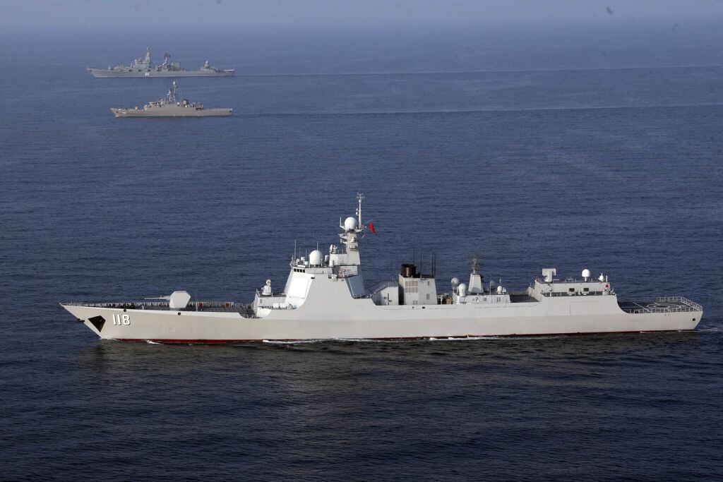 Navío de guerra de China participa de ejercicios con irán y China