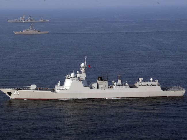 Navío de guerra de China participa de ejercicios con irán y China