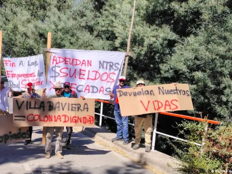 Excolonos de Colonia Dignidad realizan inédita protesta: denuncian que se mantiene la estructura económica creada por Paul Schäfer
