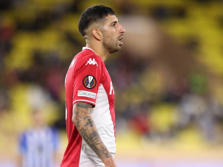 Guillermo Maripán participa en el triunfo del Mónaco ante el Trabzonspor