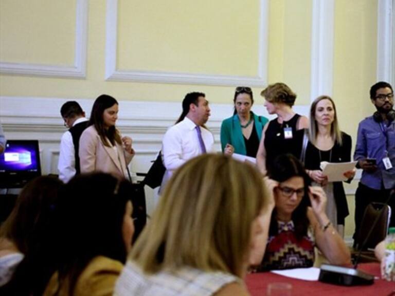 Comisión de Mujer y Equidad de Género no pudo sesionar por falta de quórum: Chile Vamos se retiró