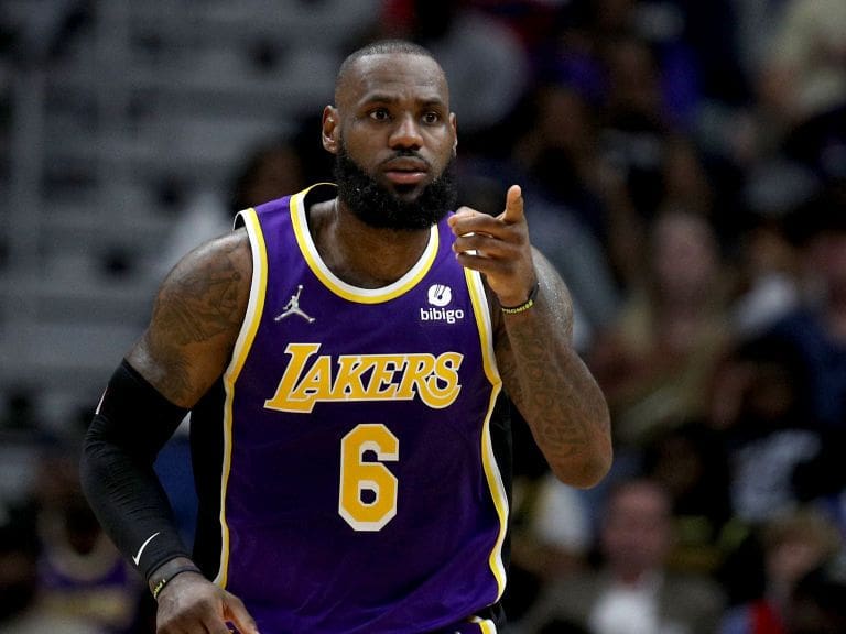renovación contrato LeBron James - NBA - Los Ángeles Lakers
