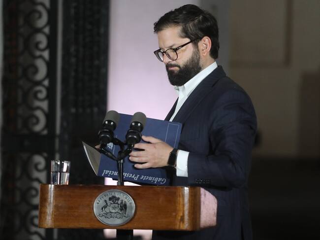 24 de noviembre de 2024/SANTIAGO
El Presidente de la República, Gabriel Boric, realiza un punto de prensa en el Patio de Los Naranjos del Palacio de La Moneda, tras saber los resultados de la elección de gobernadores en segunda vuelta.
FOTO: SEBASTIAN BELTRAN GAETE / AGENCIUNO