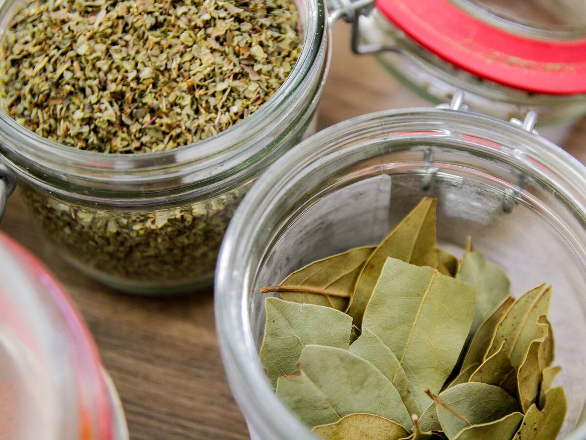 Juntar estos ingredientes de cocina ayuda a eliminar los malos olores en casa: revisa cómo utilizarlos