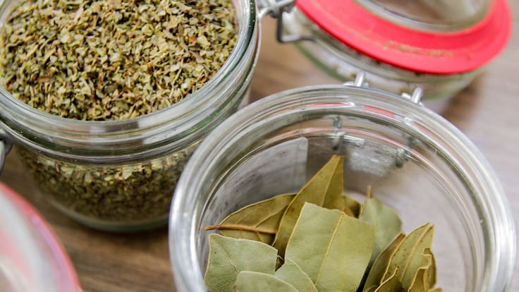 Juntar estos ingredientes de cocina ayuda a eliminar los malos olores en casa: revisa cómo utilizarlos