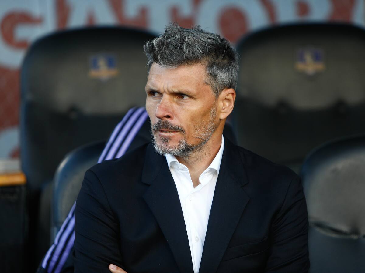 Fernando Ortiz se deshace en elogios al plantel femenino de Colo Colo: “Las chicas están posicionando al club donde tiene que estar”