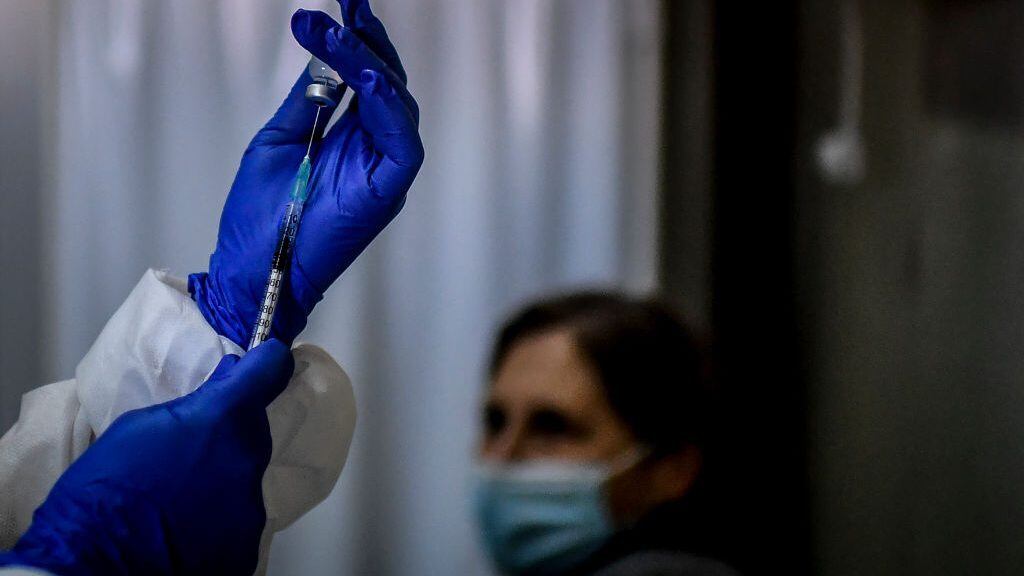 vacunación en adolescentes se retomaría en septiembre