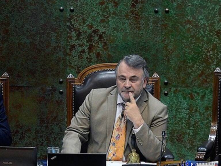 Pepe Auth recomendó salir a manifestante que le decía a los diputados que «afuera nos están matando»