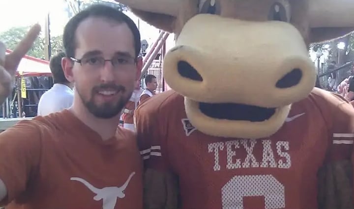 El día de graduación de Joshua Schulte de la Universidad de Texas