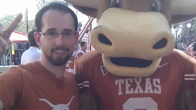 El día de graduación de Joshua Schulte de la Universidad de Texas