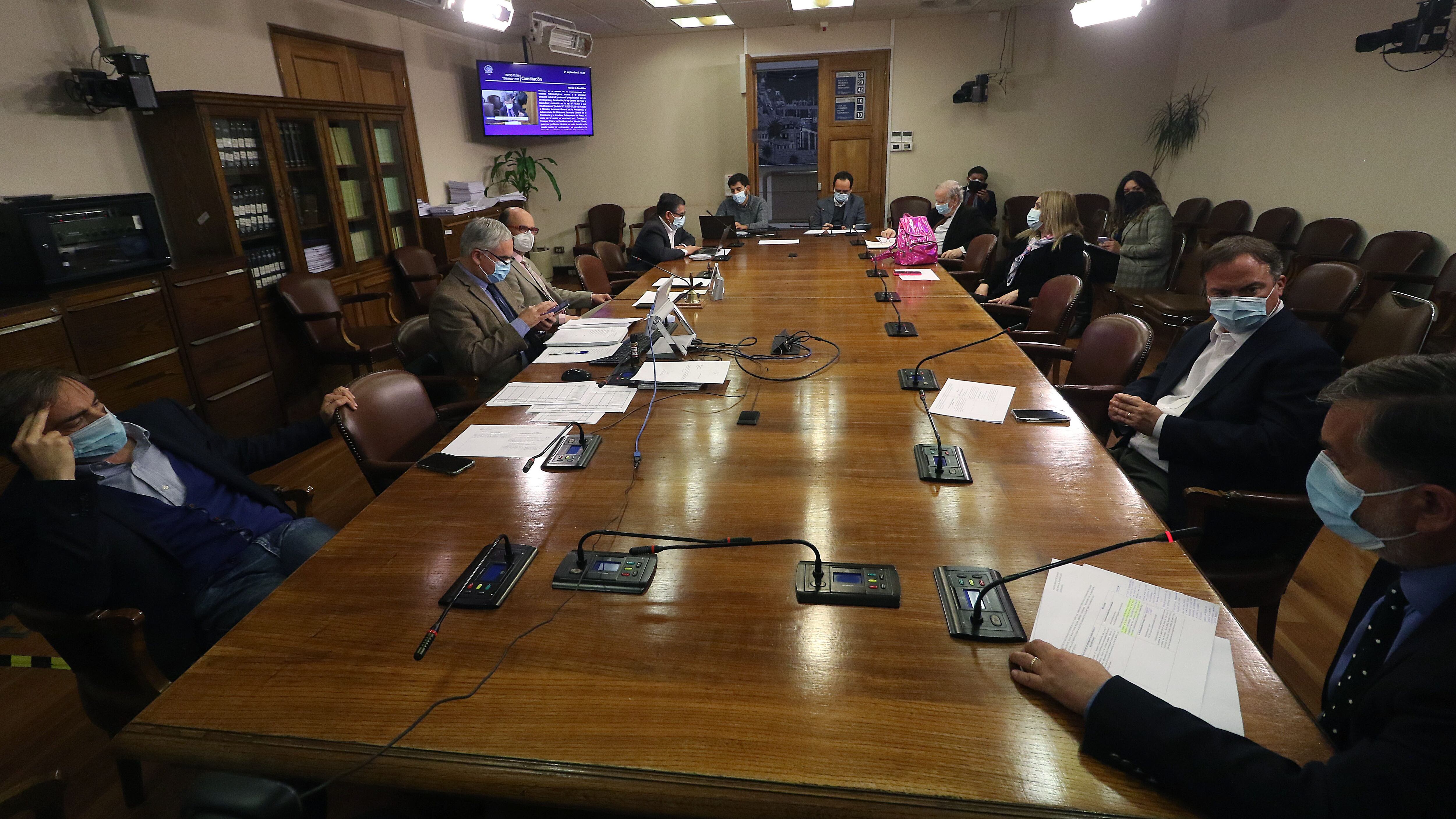 EN VIVO | La discusión del cuarto retiro en la comisión de Constitución