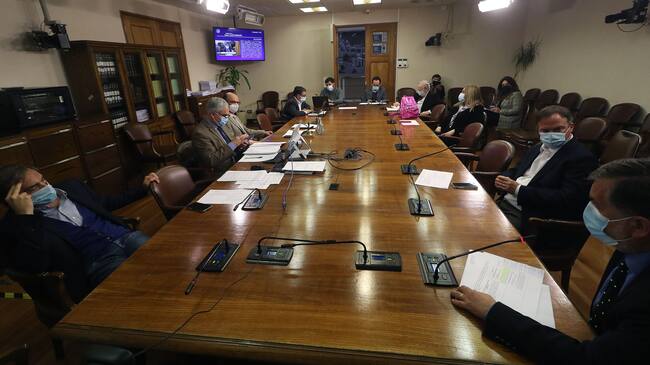 EN VIVO | La discusión del cuarto retiro en la comisión de Constitución