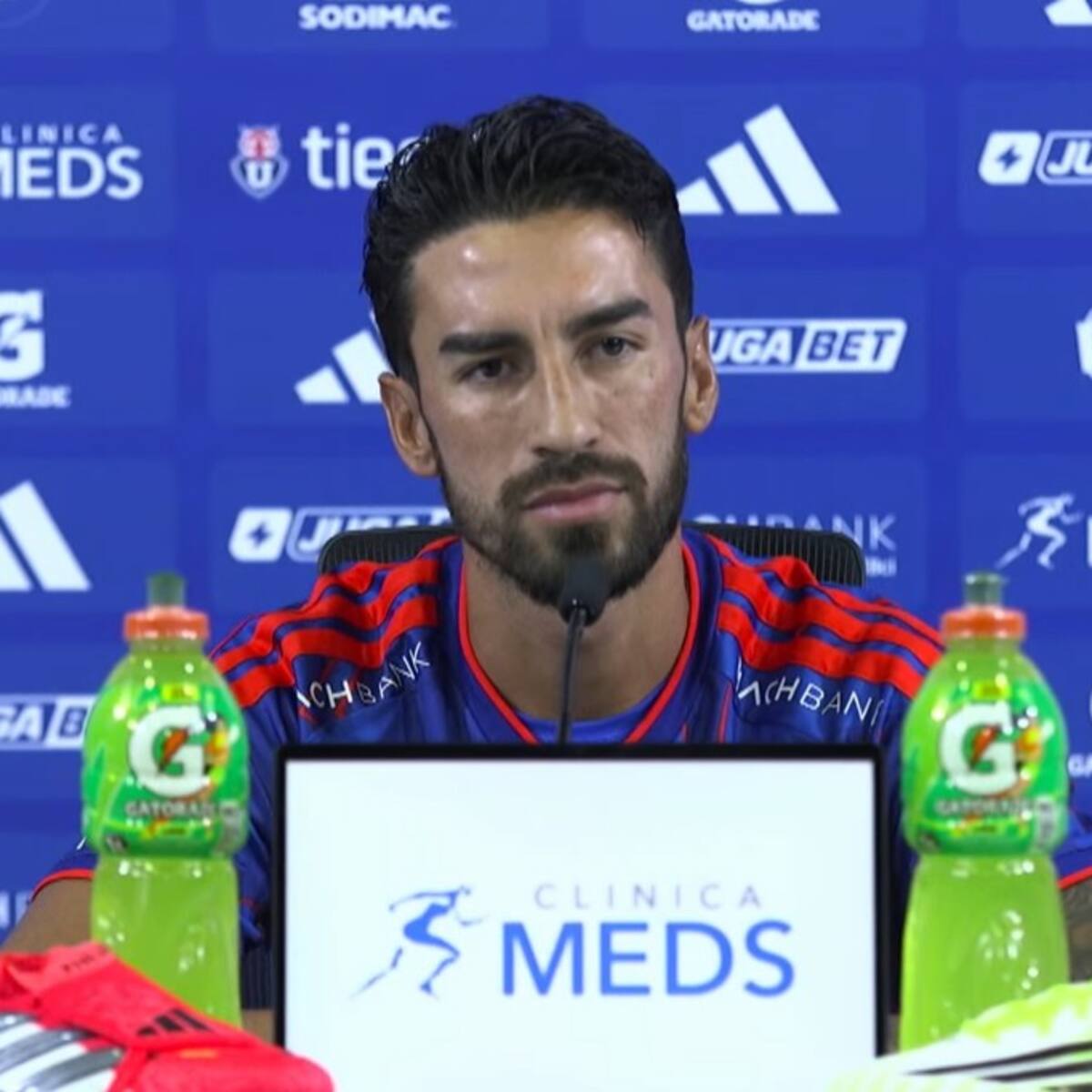 Lucero no menciona a Colo Colo en su presentación en la U de Chile: valoró el “trabajo fino” de un jugador azul para su llegada