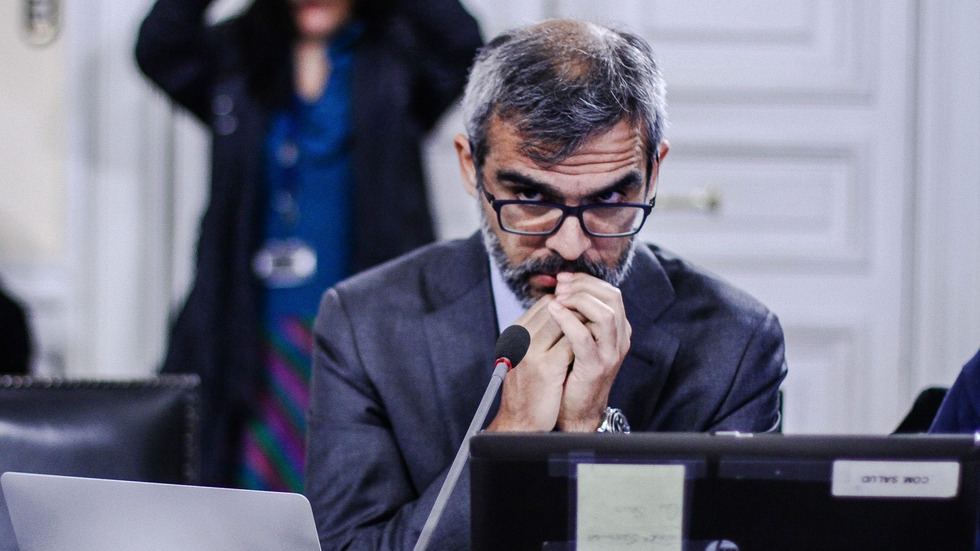 07 de Mayo de 2018/SANTIAGO El abogado Luis Cordero, fue uno de los invitados a la comisión de salud, la que se reunió para iniciar la discusión del proyecto sobre la objeción de conciencia institucional ante situaciones de aborto en tres causales.
FOTO: HANS SCOTT / AGENCIAUNO