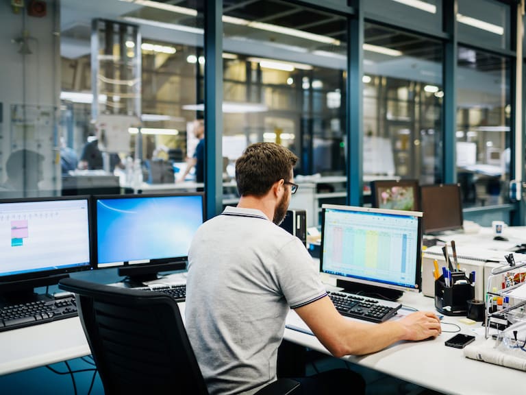 Ingenieros en Informática: Pilares en el desarrollo de la inteligencia artificial en Chile