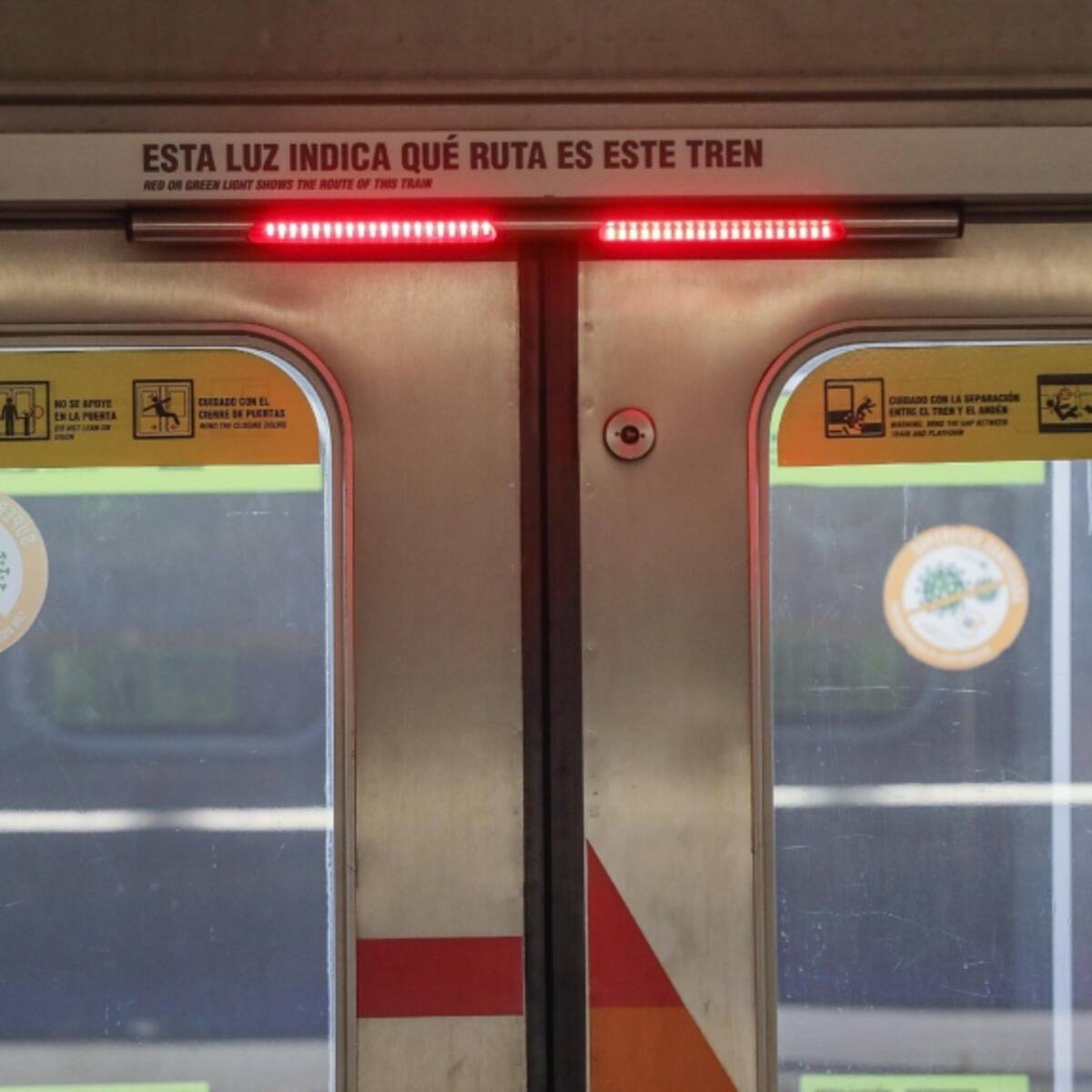 Metro cierra estaciones de la Línea 2 por presencia de persona en la vía: revisa el estado de la red