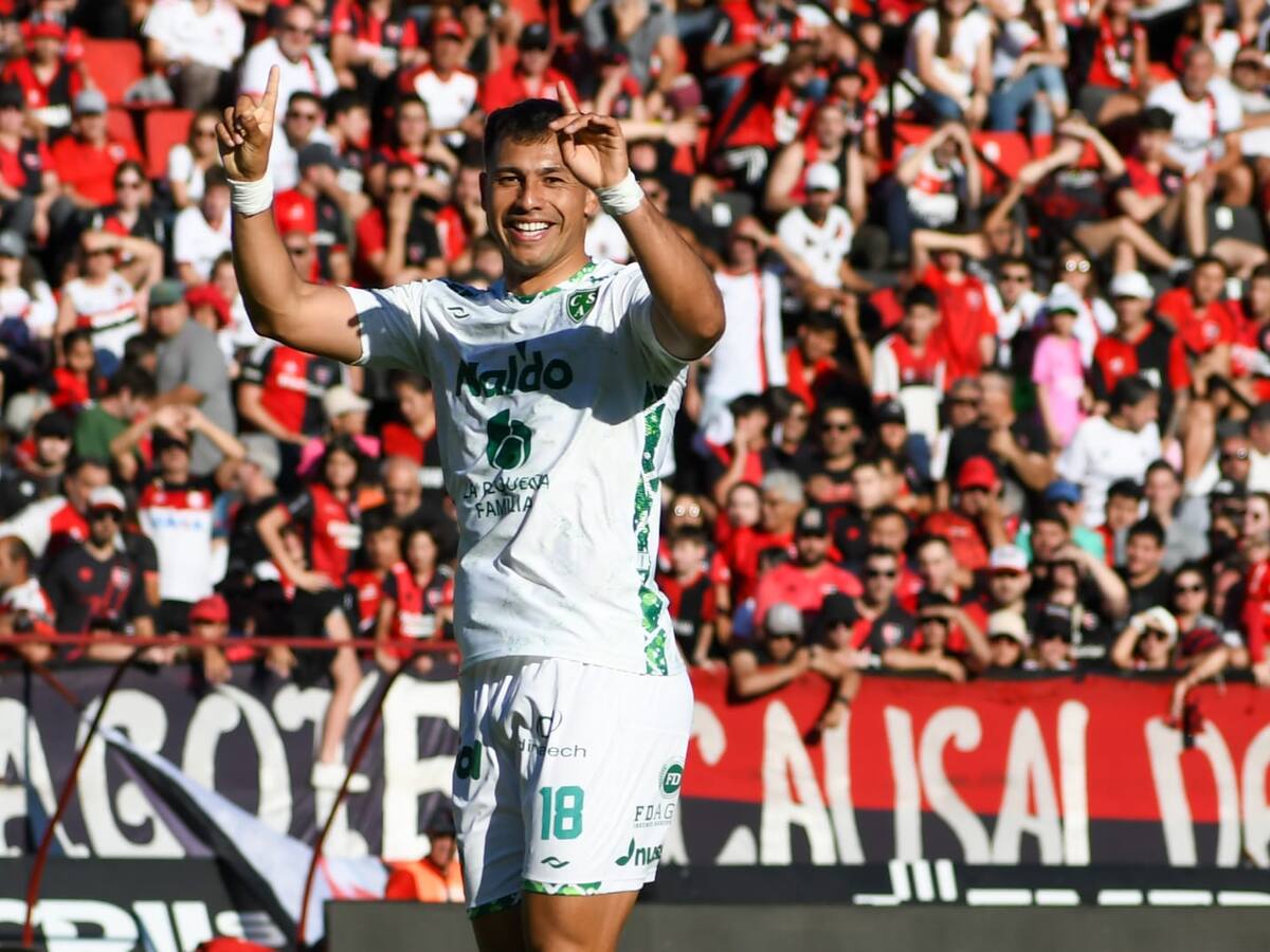 Iván Morales sorprende con este golazo en la liga argentina: “Pícala chileno”