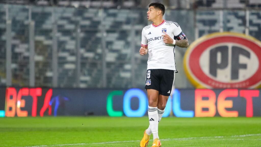 Colón de Santa Fe sondea la opción de llevarse a Esteban Pavez: "Juega bien"