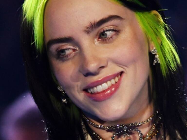 Así se vería Billie Eilish si perteneciera al universo de Tim Burton, Disney y anime