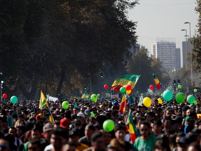 Marcha Cultiva tus Derechos: cientos de personas llegan hasta Plaza Baquedano