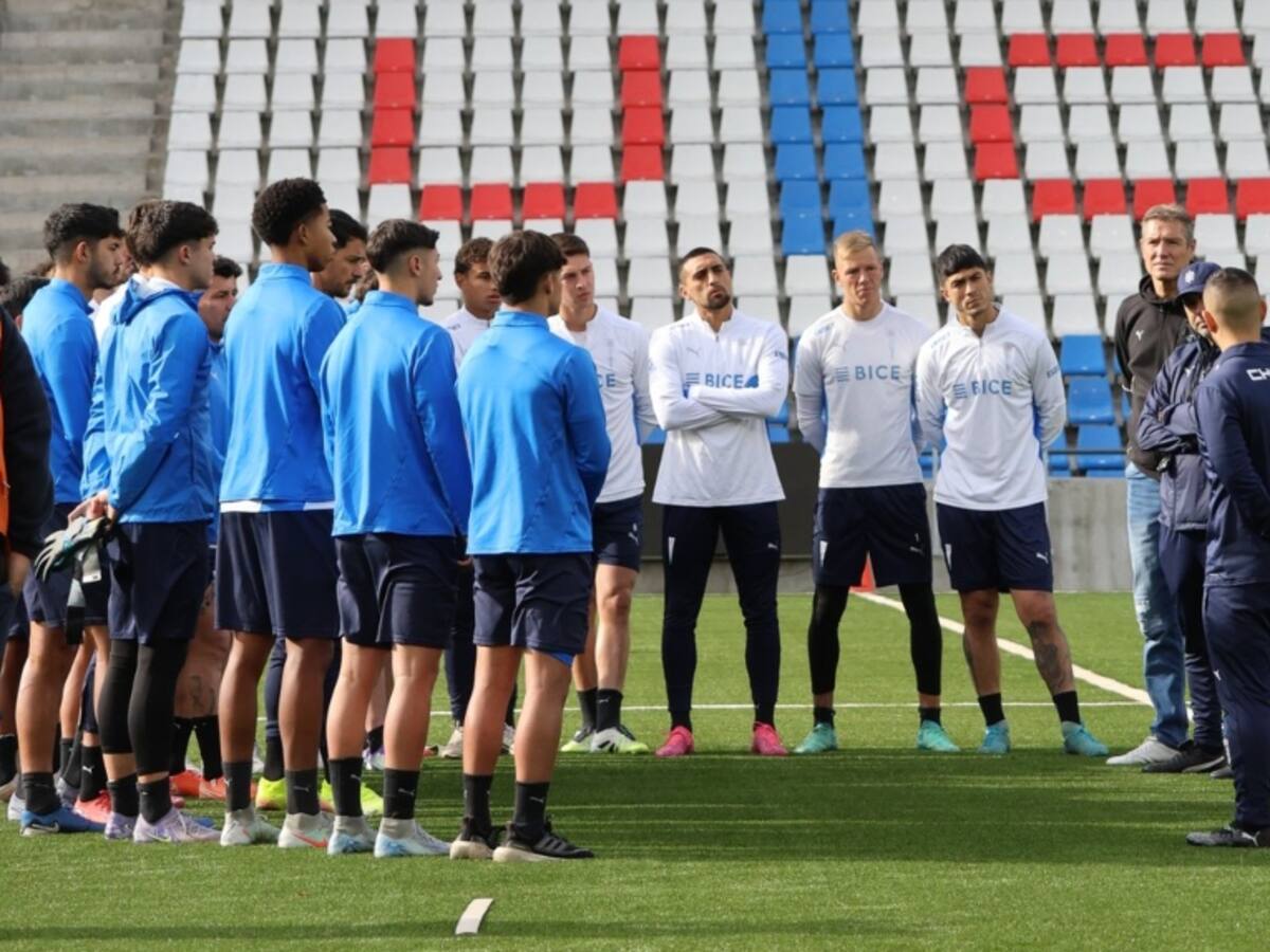 Otro pasito al sueño cruzado: plantel profesional de la UC tiene su primer entrenamiento en el Claro Arena