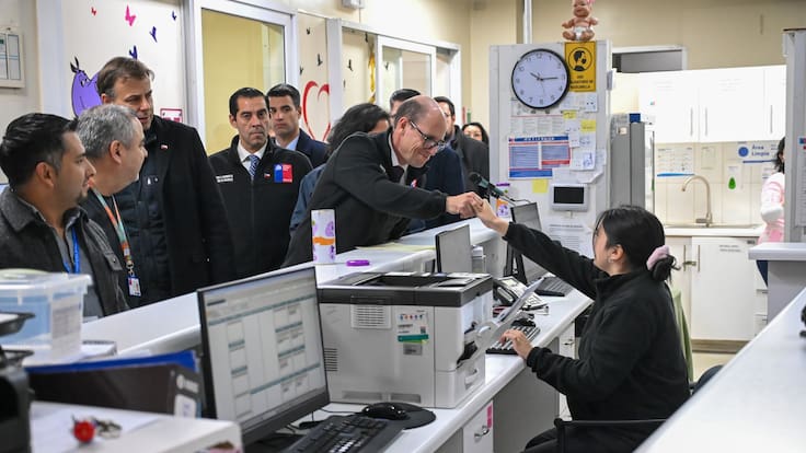 “Las diferencias políticas quedan lejos”: La trastienda de la inspección nocturna al Hospital El Pino por ola de delincuencia