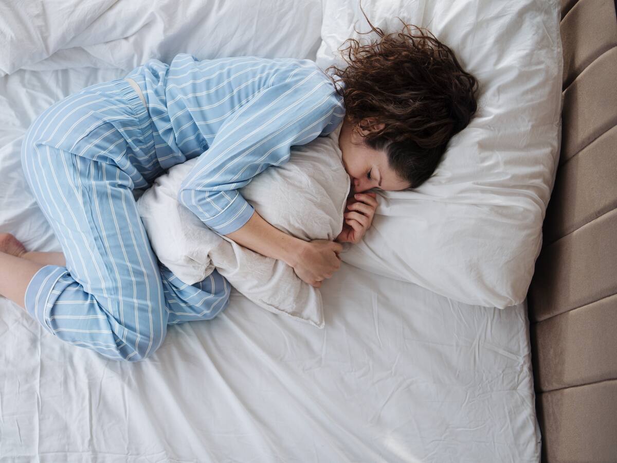 Salud del sueño en Ciudadano ADN: neurólogo explica como evitar el insomnio durante la regulación del buen dormir tras las vacaciones