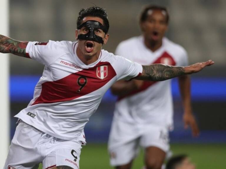 Perú goleó a Bolivia en Lima y sigue manteniendo la ilusión de lograr un cupo para Qatar 2022