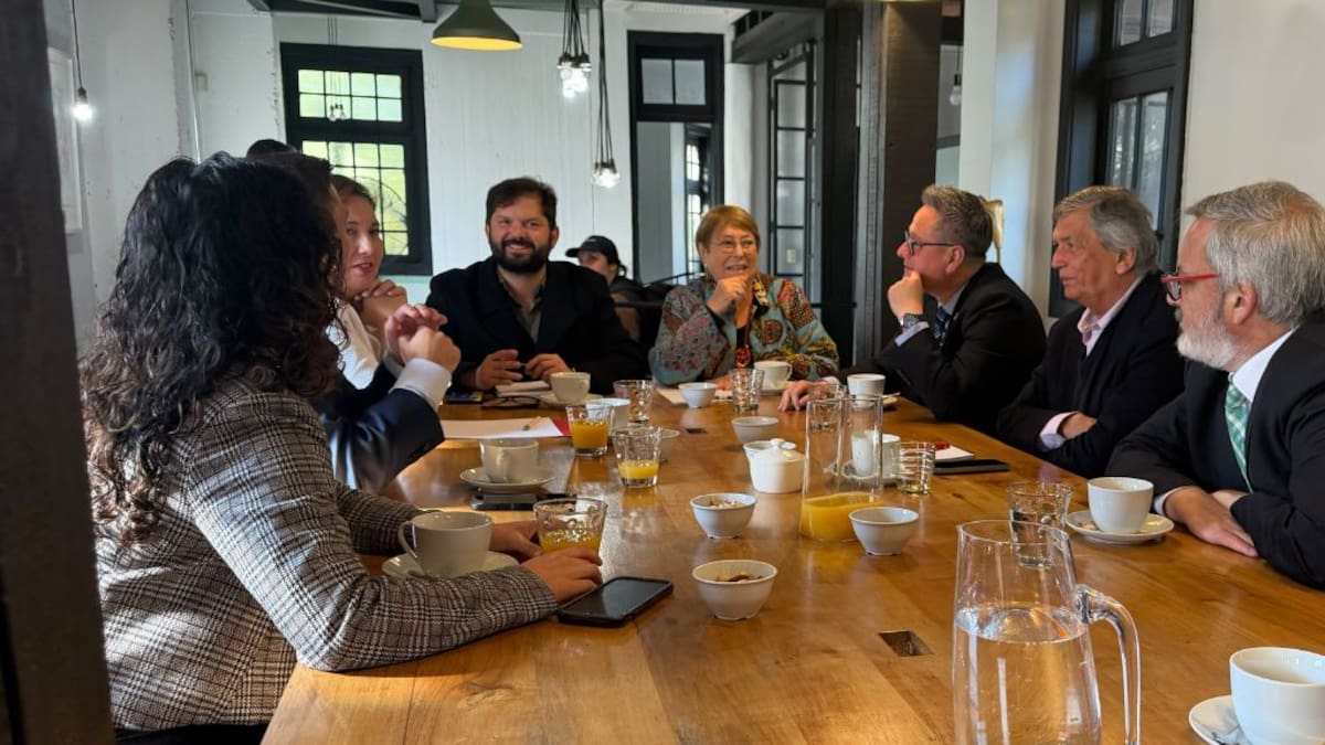Gabriel Boric se suma a reunión de Michelle Bachelet con líderes de la oposición