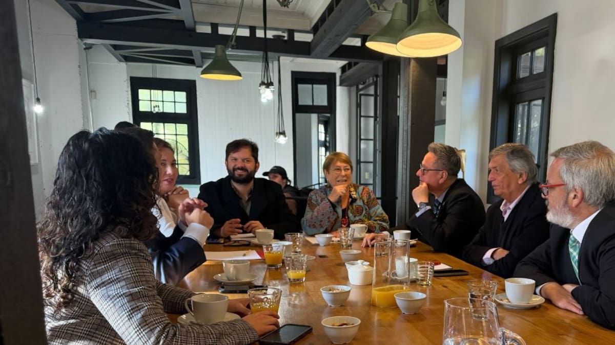 Gabriel Boric se suma a reunión de Michelle Bachelet con líderes de la oposición