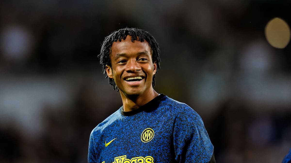 A Juan Guillermo Cuadrado le preguntan si jugaría en Colo Colo y sorprende con su respuesta: “Solo si...”