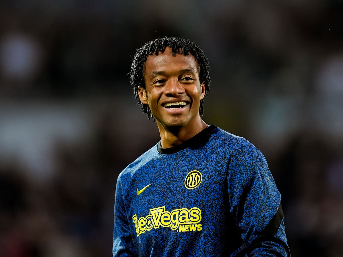 A Juan Guillermo Cuadrado le preguntan si jugaría en Colo Colo y sorprende con su respuesta: “Solo si...”