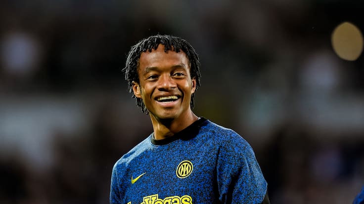 A Juan Guillermo Cuadrado le preguntan si jugaría en Colo Colo y sorprende con su respuesta: “Solo si...”