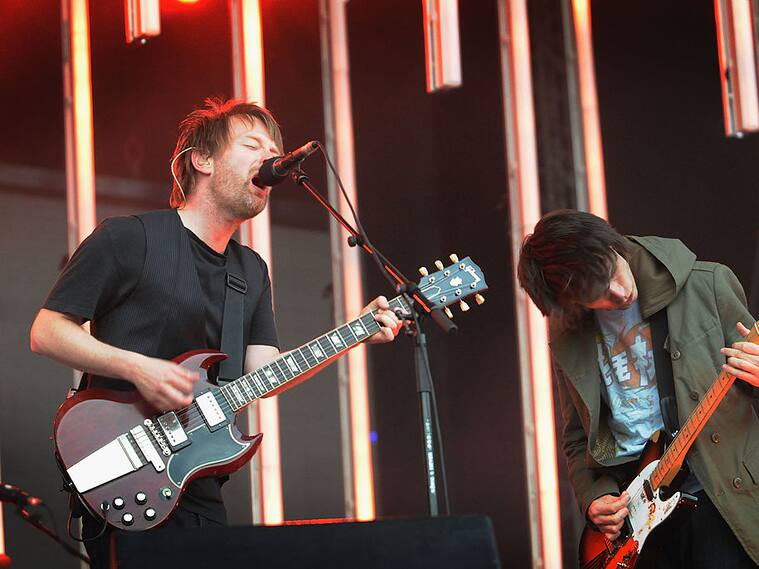 LONDON - JUNE 24: Thom Yorke and Jonny Greenwood of Radiohead perform during their first night at Victoria Park, in support of the album 'In Rainbows', on June 24, 2008 in London, England. (Photo by Jim Dyson/Getty Images)