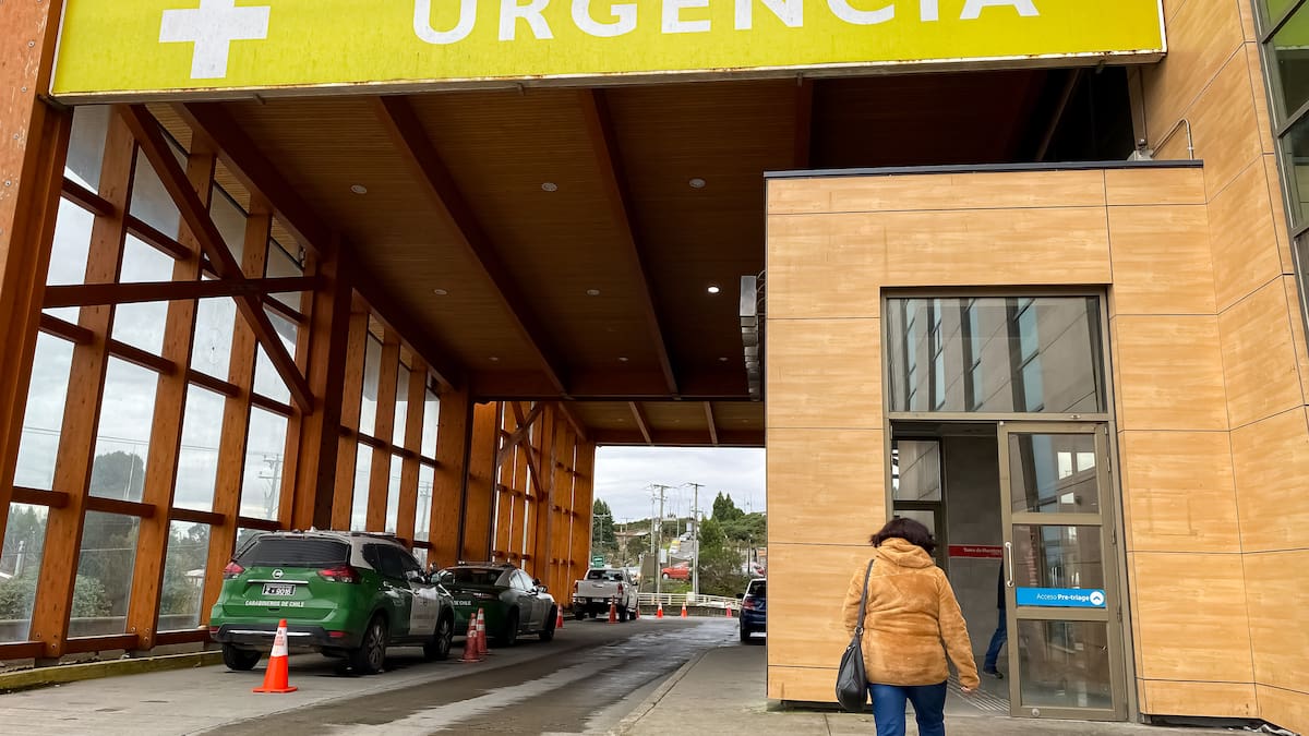 Formalizan a sujeto en Puerto Montt por entrar borracho al hospital a atacar a su pareja embarazada - Marcelo Opitz - Mediodía en ADN - 10 de abril de 2024