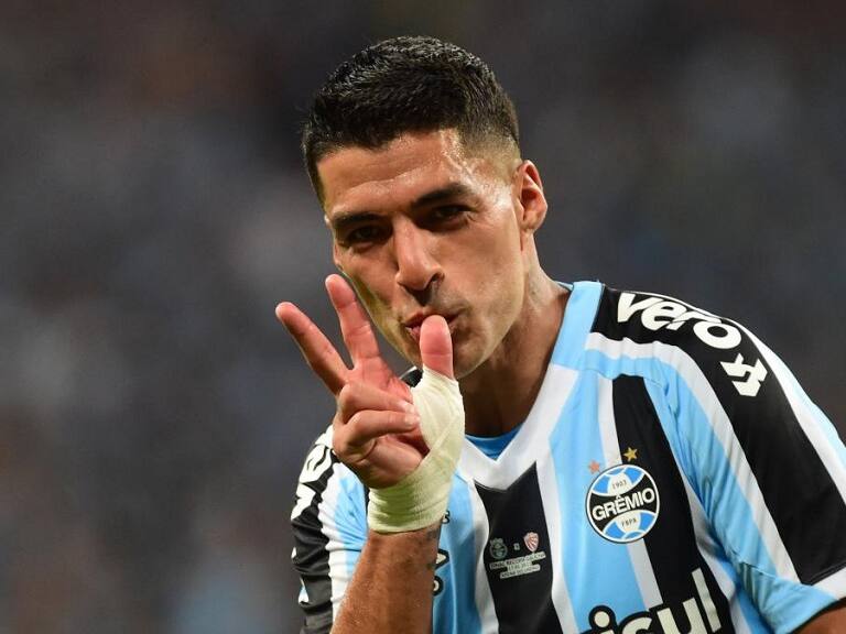 Luis Suárez se lució con un espectacular golazo en igualdad entre Gremio y Cruzeiro por la Copa de Brasil