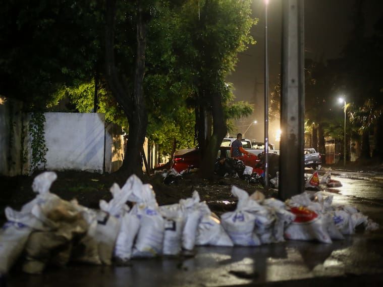 Lluvias provocan inundaciones en Las Condes