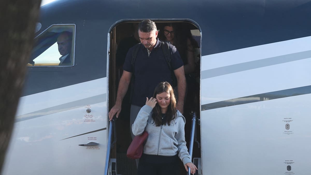 “Soy el verdadero presidente”: Flávio Bolsonaro se autoatribuye la victoria en Brasil tras fugarse a Estados Unidos