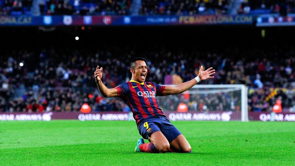 BARCELONA, SPAIN - JANUARY 05: Alexis Sanchez of FC Barcelona celebrates after scoring his team's fourth goal to complete his hat-trick during the La Liga match between FC Barcelona and Elche FC at Camp Nou on January 5, 2014 in Barcelona, Spain. (Photo by David Ramos/Getty Images)
