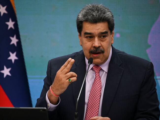 Presidente venezolano Nicolás Maduro frente a los medios en Caracas