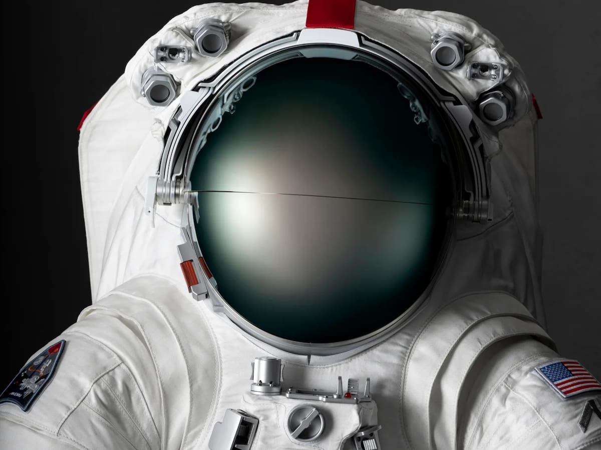 De la pasarela al espacio: así son los trajes para astronautas de una reconocida marca de lujo que usará la primera mujer en llegar a La Luna