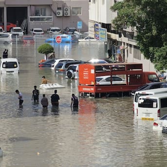 Histórica tormenta en Dubai: las imágenes de las inundaciones que recorren el mundo