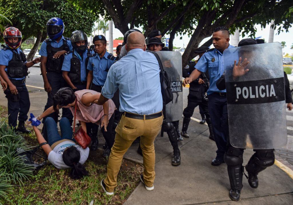 La policía de Nicaragua reprime una manifestación