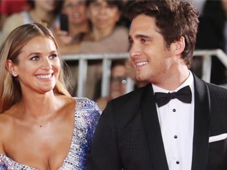 Ya es de la familia: Mayte Rodríguez posó en compañía de los hermanos de Diego Boneta
