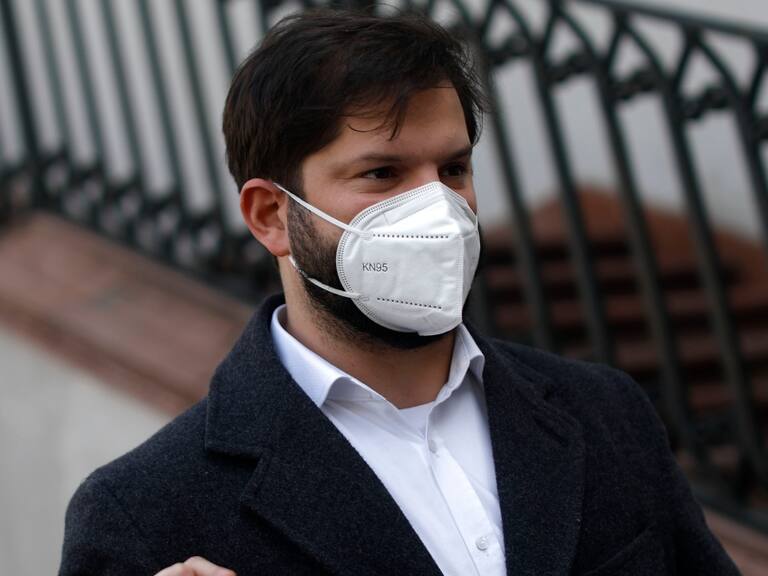 Ante un eventual cambio de gabinete: Presidente Boric se reúne con titulares de ambas Cámaras y encabezará comité político ampliado