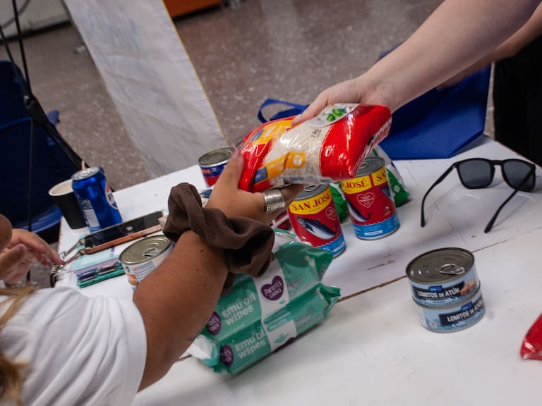 19 DE ENERO DEL 2026 / SANTIAGOCentro de acopio habilitado en un edificio de servicio público de la comuna de Ñuñoa
FOTO: VICTOR HUENANTE / AGENCIAUNO