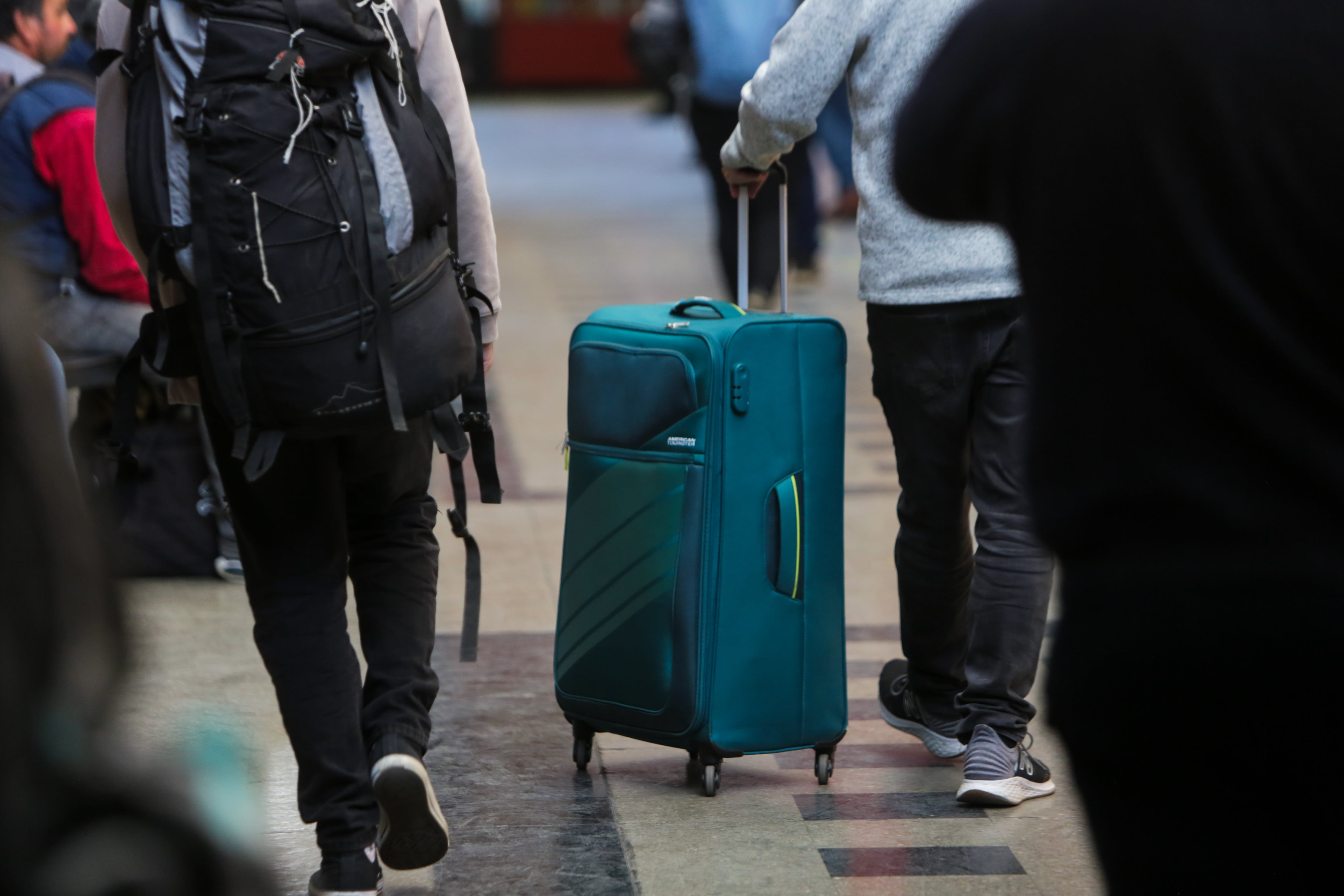Vacaciones de invierno: lo que debes exigir si viajas en bus, avión o arriendas alojamiento, según el Sernac