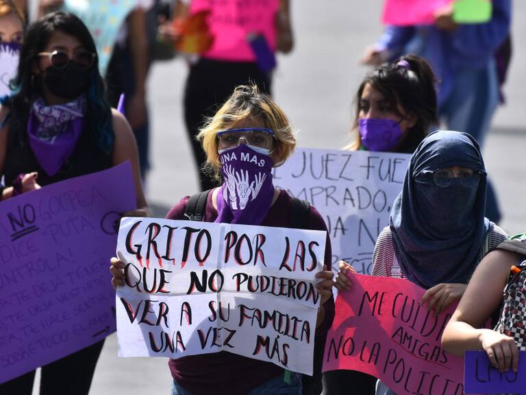 Mujeres protestan contra los femicidios en México